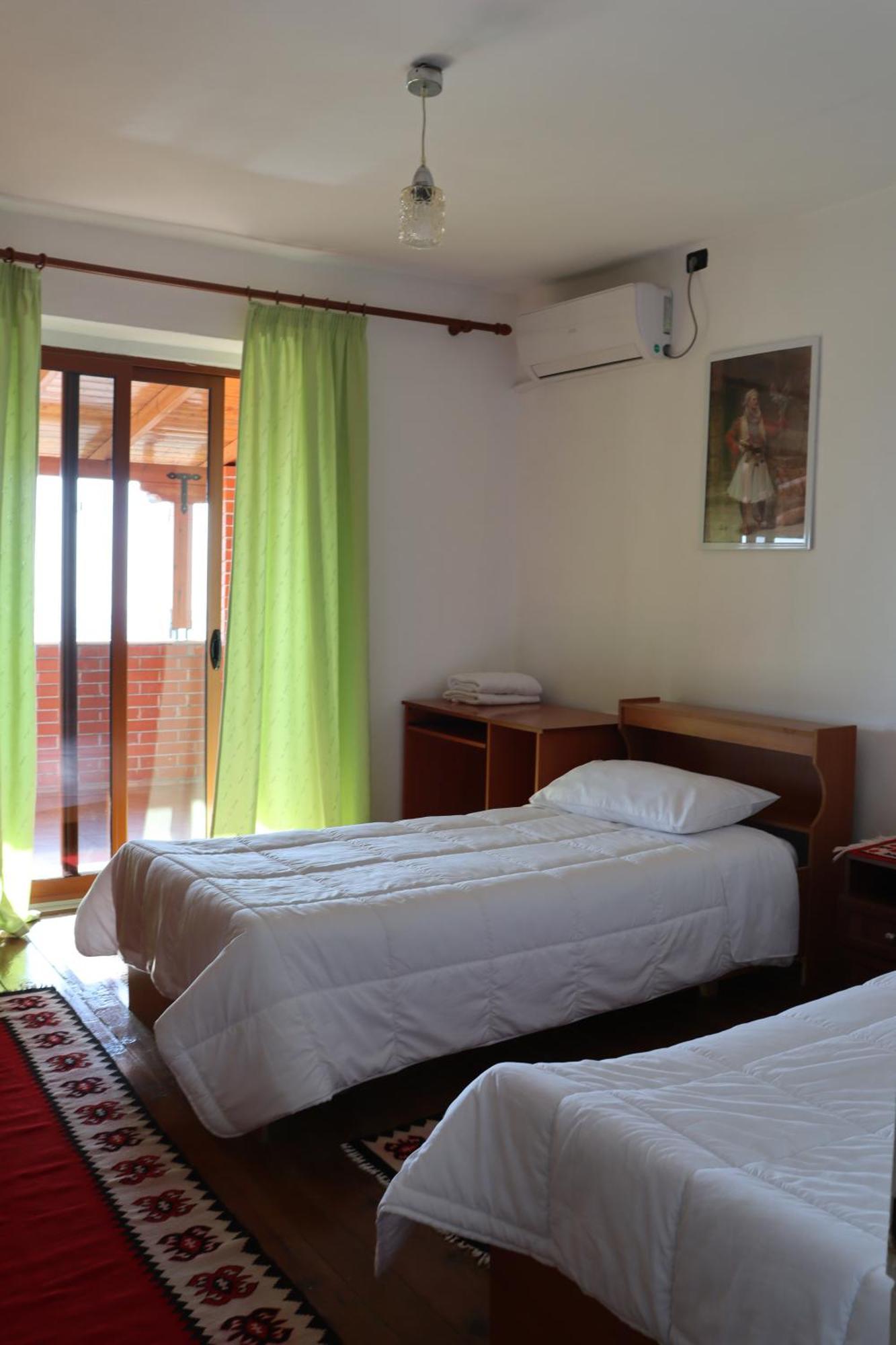 Vila 8 Krujë Exterior foto